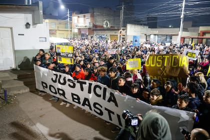 Masivo reclamo de justicia en Wilde