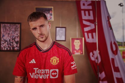 Mason Mount fue presentado como nuevo jugador de Manchester United, después de 18 años con Chelsea