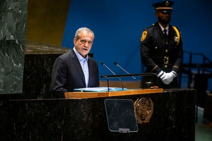 Masoud Pezeshkian denunció la “presión política”