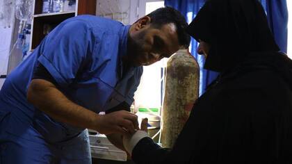 Masri trató a cientos de pacientes en lo que describió como un caos total tras el terremoto.