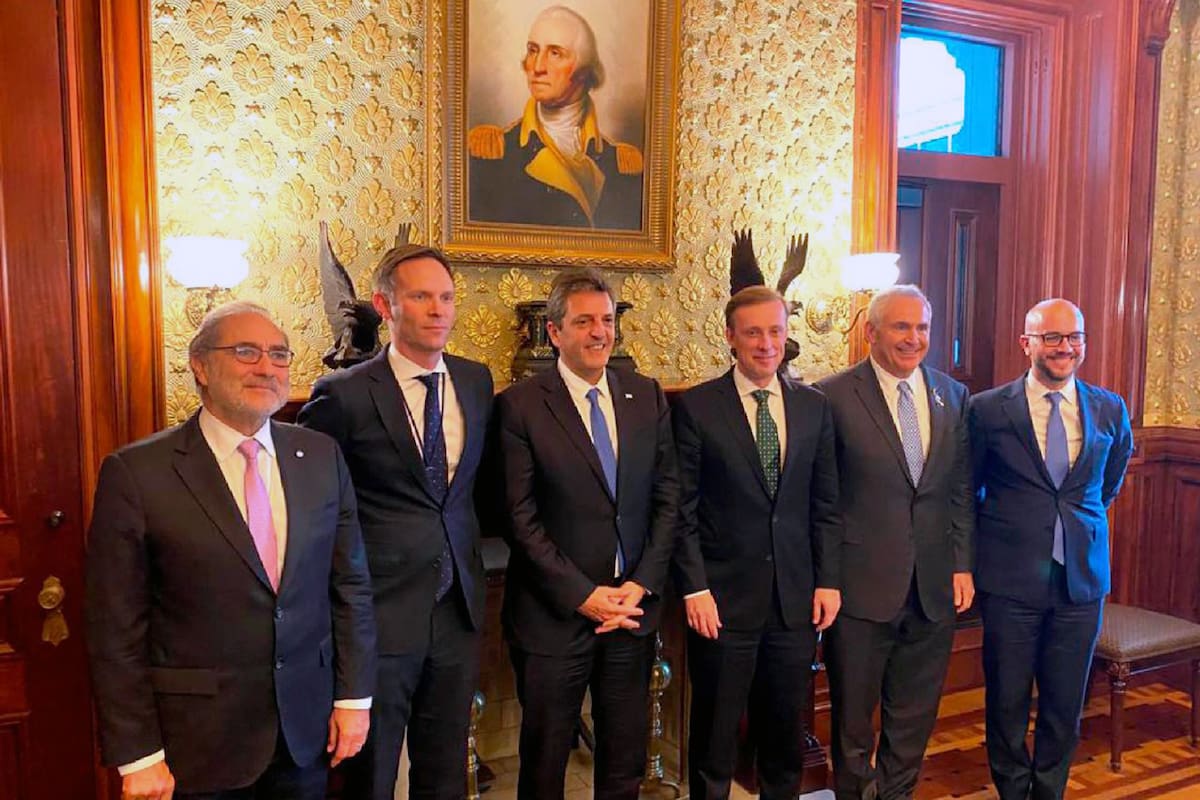 Massa con altos funcionarios de la Casa Blanca