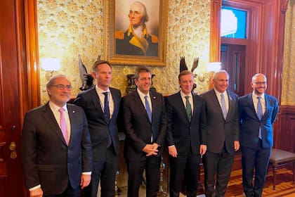 Massa con altos funcionarios de la Casa Blanca