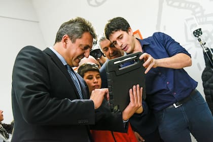 Massa en la escuela de robótica de La Banda
