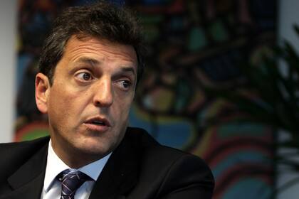 Massa habló, luego de un largo silencio, desde Santiago del Estero y opinó sobre el escándalo que involucra a funcionarios de la gestión kircherista; a la vez que exigió un cambio de rumbo en las políticas económicas llevadas adelante por el Gobierno