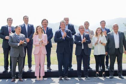 Massa, junto a gobernadores en Salta. Un encuentro que generó ruidos en JxC.