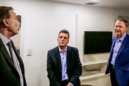 Massa, Schiaretti, Pichetto y Urtubey afirman representar al peronismo "democrático, republicano y federal", el que "aprendió de sus errores y supo renovarse y cambiar"