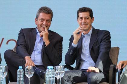 Massa y De Pedro, en marzo último, durante un desayuno de la Corporación Vitivinícola Argentina