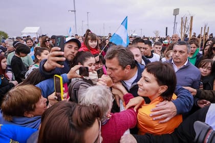 Massa y Mendoza en la ribera de Quilmes