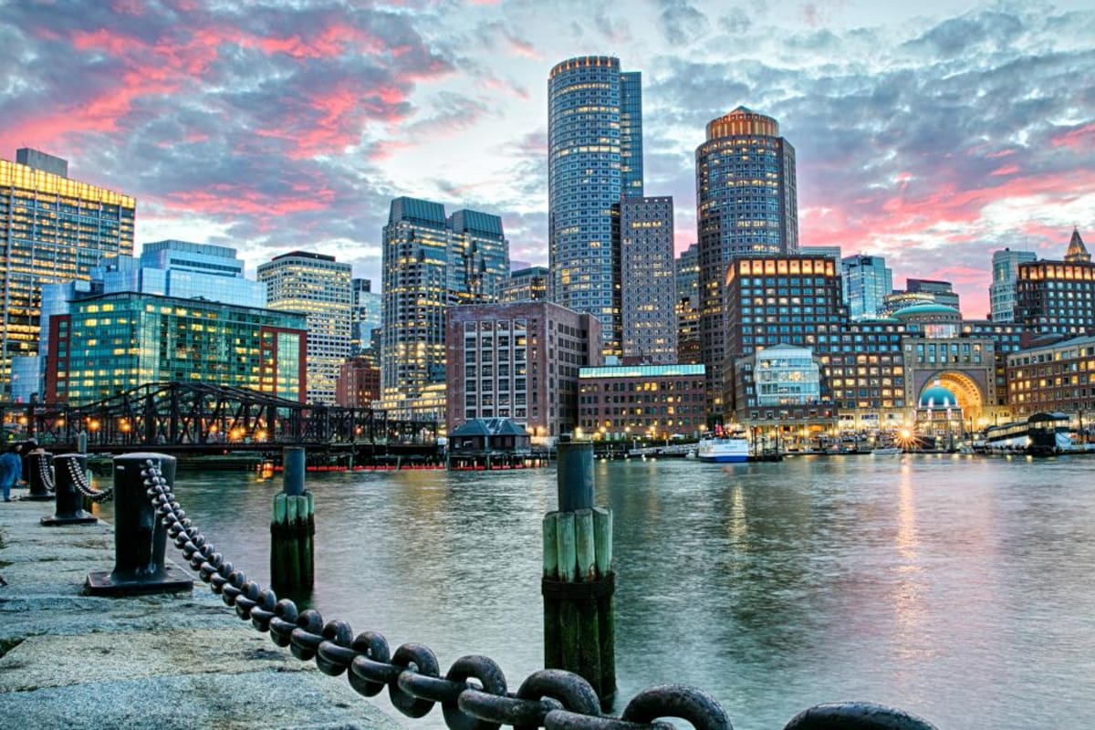 Massachusetts, California y Nueva Jersey concentran el 70 % de 30 las ciudades más seguras y ricas para vivir en EE.UU. según GoBankingRates