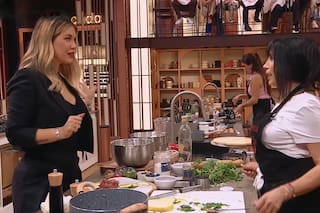 Un supuesto romance, lágrimas y una fuerte revelación en la gala de eliminación de MasterChef Celebrity