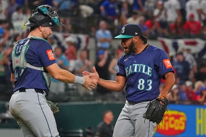 Mastrobuoni logra el hit ganador para los Marineros en la 12ª para vencer 7-6 a los Rangers