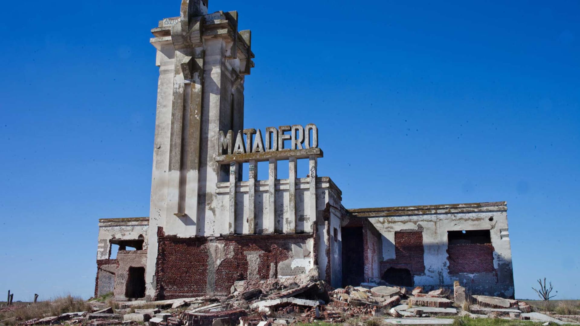 Escapada: el matadero realizado por Francisco Salamone, símbolo de Epecuén