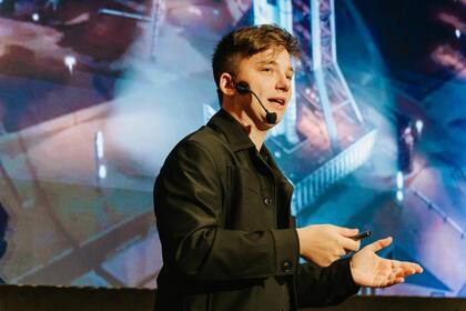 Mateo Salvatto, fundador y CEO de Asteroid Technologies.