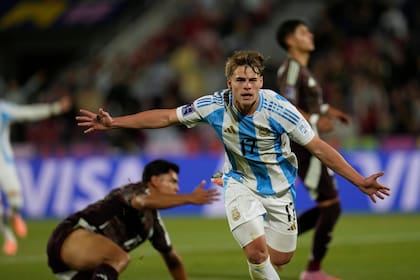 Mateo Silvetti entró y, en una ráfaga, definió el partido frente a México, coronando un contraataque perfecto con el 2-0 en el Mundial Sub 20 de Chile.