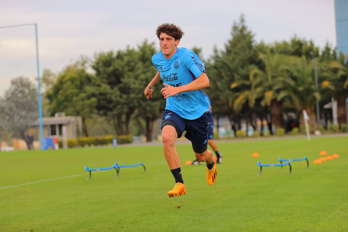 Mateo Tanlongo, uno de los futbolistas de la selección argentina Sub 20 que jugará el Mundial, milita en Europa