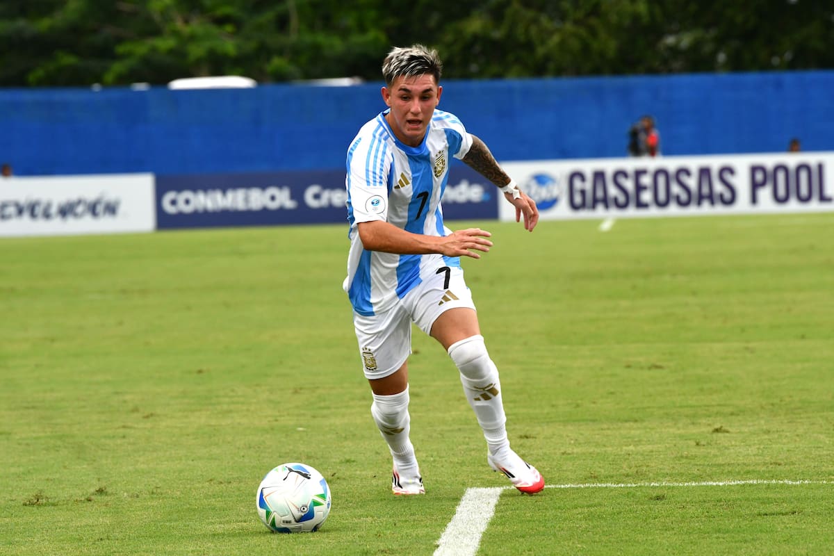 Matías Acevedo es uno de los jugadores más desequilibrantes de la selección argentina Sub 17, que busca clasificar al Mundial
