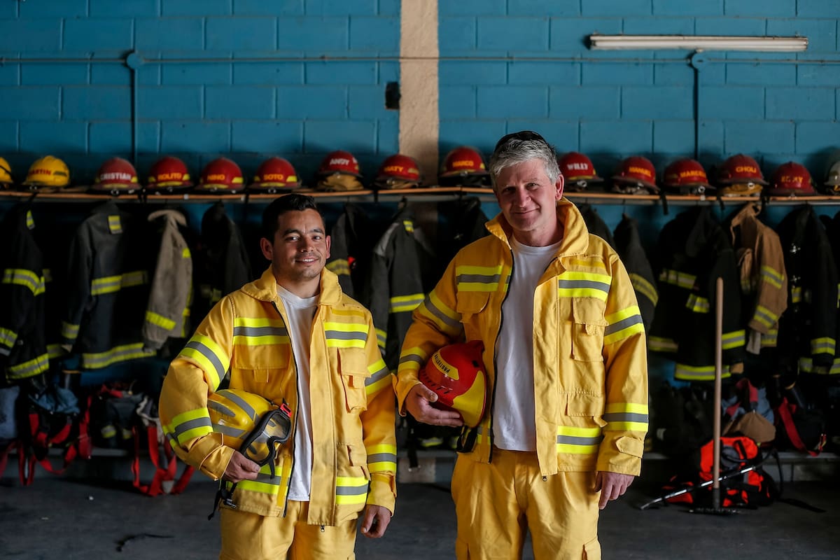 Matías Arias y Eduardo Glunz, ayer, en Villa General Belgrano ultimando los detalles para partir al Amazonas