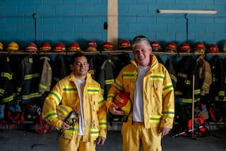 Aplazan el viaje de los bomberos argentinos que iban al Amazonas