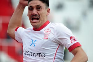 Matías Cóccaro, más allá del bigote, es un delantero peligroso