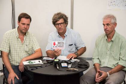 Matías de Velazco (en el centro), presidente de Carbap