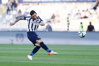 Matías Kranevitter jugando en Rayados de Monterrey, su último club