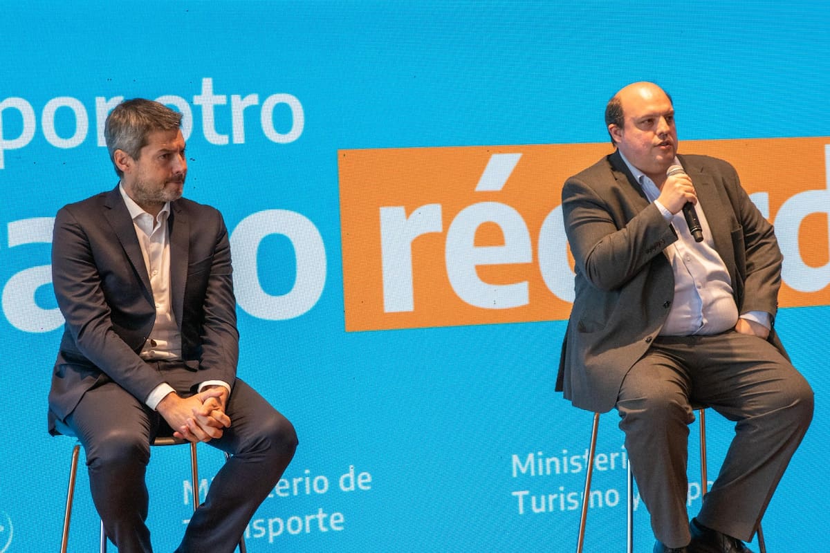 Matías Lammens, ministro de Turismo, y Pablo Ceriani, presidente de Aerolíneas Argentinas.