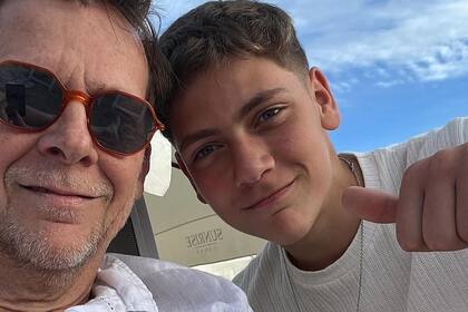 Matías Martin, en compañía de su hijo durante sus vacaciones en Punta del Este
