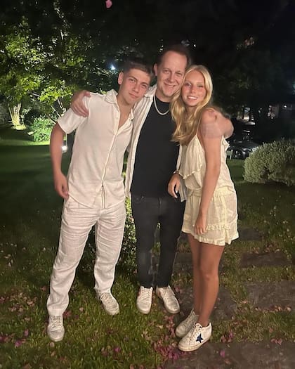 Matías Martin, junto a sus dos hijos menores (Foto: Instagram @matiasmartin)