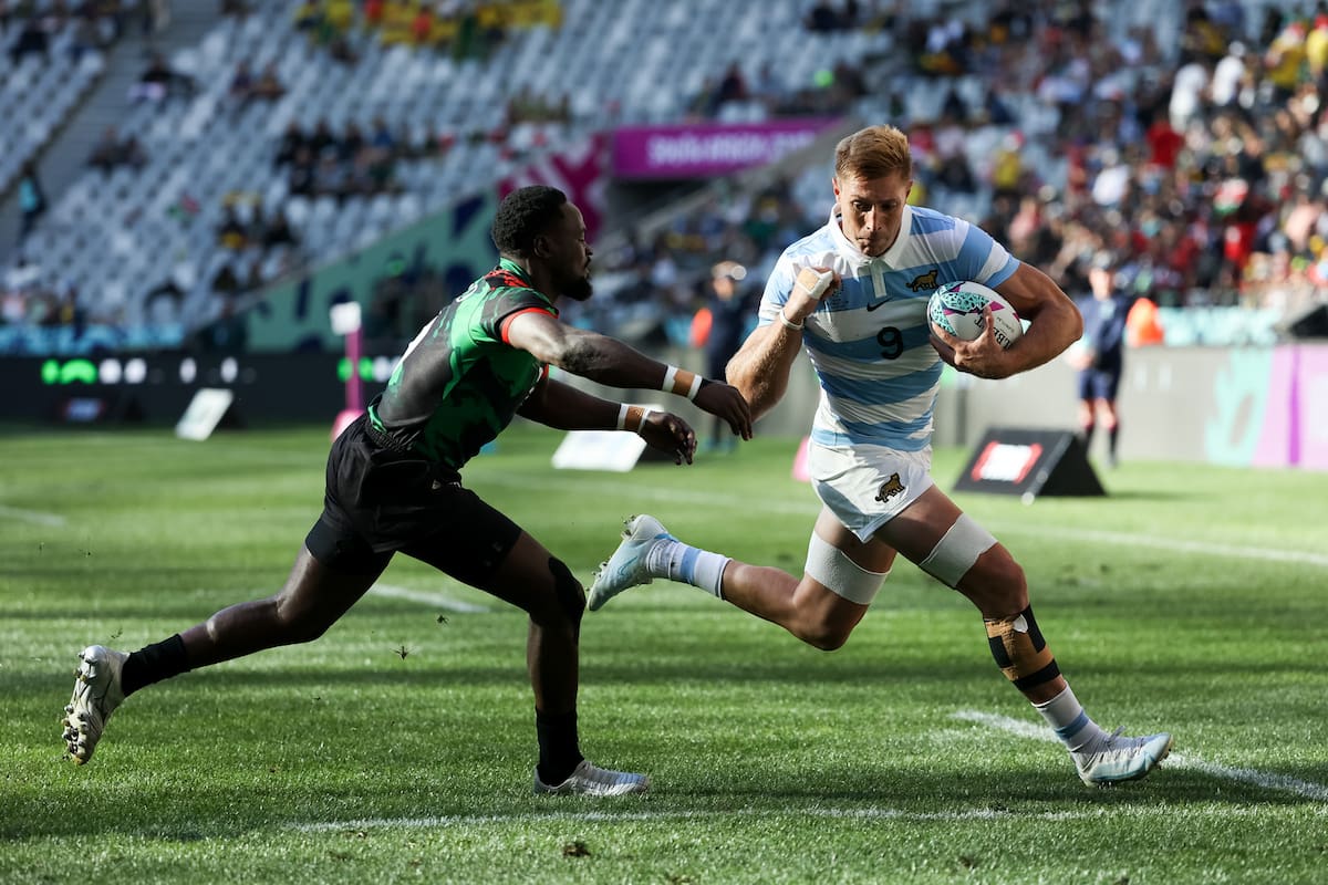 Matías Osadczuk convirtió el primer try de los Pumas en el Mundial de Rugby Seven 2022; Wade, De La Vega y Lavallén marcaron los restantes