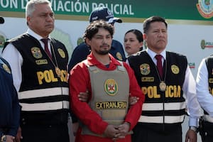 Matias Ozorio al momento de ser expulsado de Perú