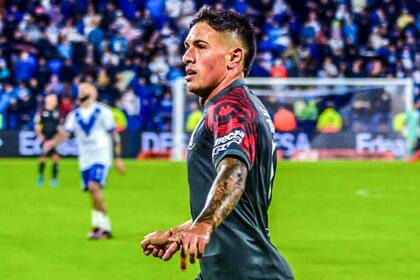 Matías Tissera no pudo viajar a Brasil por un problema judicial: fue aprehendido en Migraciones en Ezeiza y aún está detenido, a la espera de una resolución.