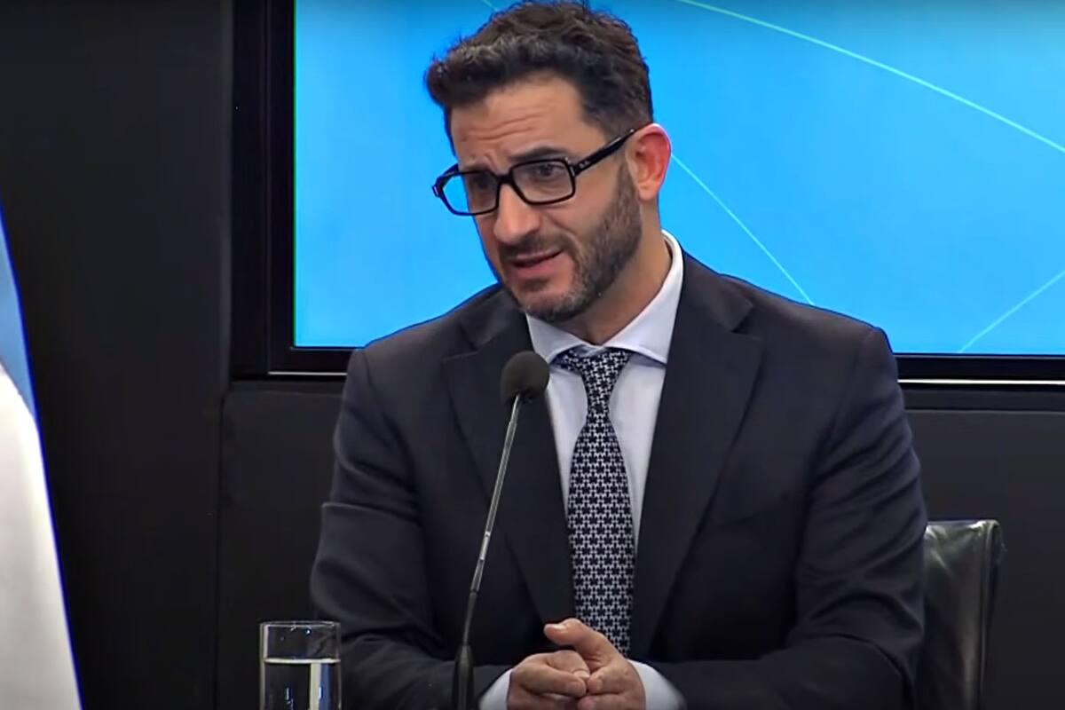 Matías Tombolini durante la conferencia de prensa