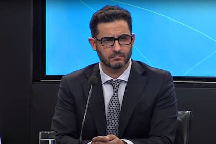 Matías Tombolini recibió a representantes de sectores de la salud y de sociedades médicas.