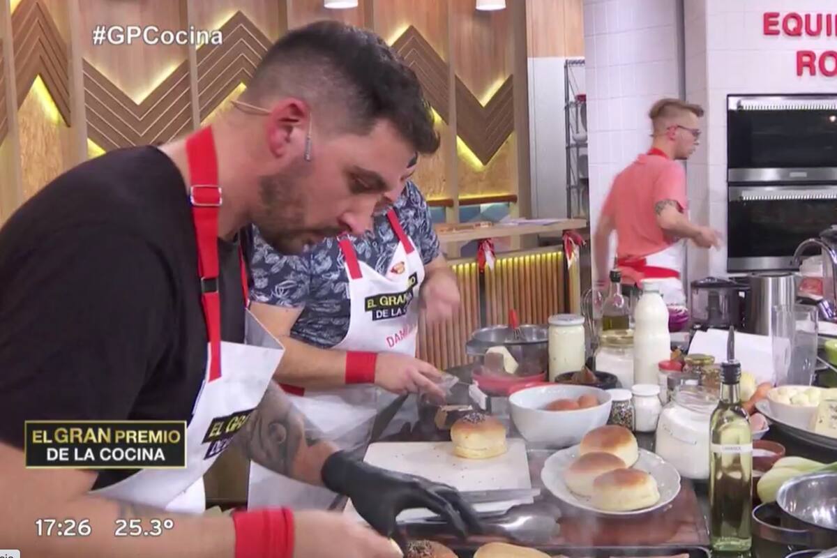 Matias y Jakub se pelearon fuerte por una placa para el horno y Maia tuvo que intervenir.