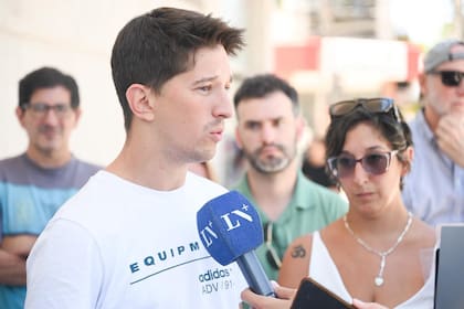 Matías Yofe a la salida del juzgado UFI No. 3 de Pilar.