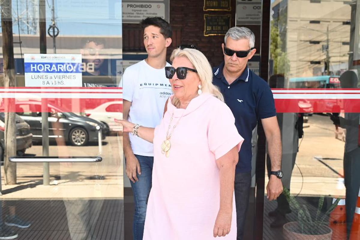 Matías Yofe junto a Carrió, después de la audiencia con el fiscal Camafreit