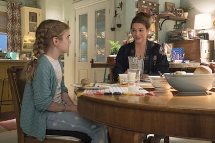 Matilda Lawler y Alyson Hannigan en Flora y Ulises