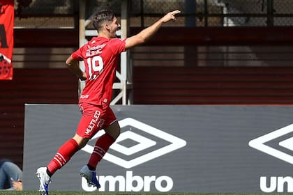 Matko Miljevic celebra su gol, el del triunfo de Argentinos ante Gimnasia y Esgrima de La Plata