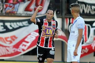 Chacarita-Vélez: un festejado 2-0, el primer triunfo del año del equipo local
