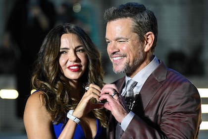 En fotos: de la lluvia de corazones de Matt Damon y Luciana Barroso en Corea al look Matrix de Charlize Theron