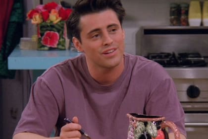Matt LeBlanc se puso en la piel de Joseph Francis "Joey" Tribbiani Jr, uno de los personajes más queridos de la sitcom (Foto: captura TV)