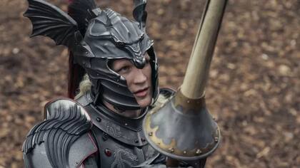Matt Smith trae "demasiado de su actuación como el Príncipe Felipe de The Crown", dijo un crítico