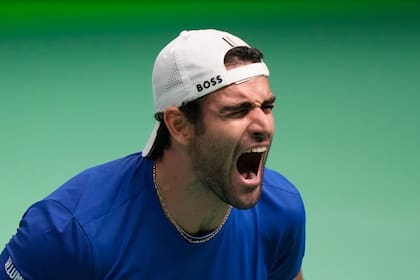 Matteo Berrettini festeja en la serie contra Austria por la Copa Davis; ahora, Italia, local, se enfrentará con Bélgica en una semifinal.