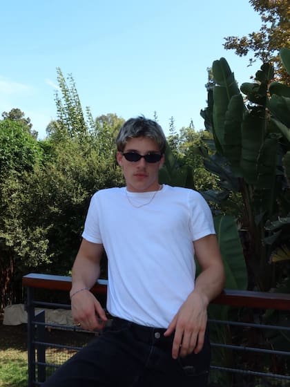 Matteo guarda un gran parecido a su famoso papá