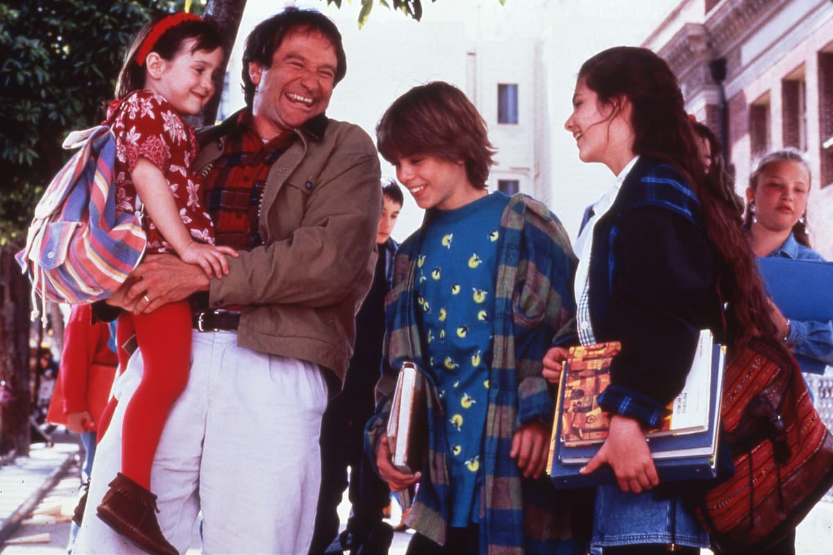 Matthew Lawrence forjó una relación cercana con Robin Williams en Papá por siempre, donde también compartió cartel con Mara Wilson y Lisa Jakub