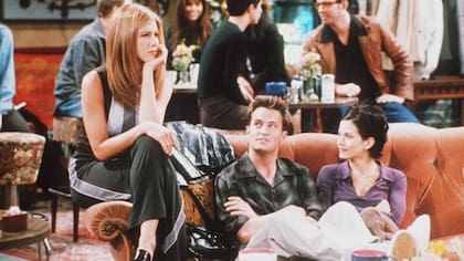 Matthew Perry alcanzó fama mundial por su papel de Chandler Bing en Friends