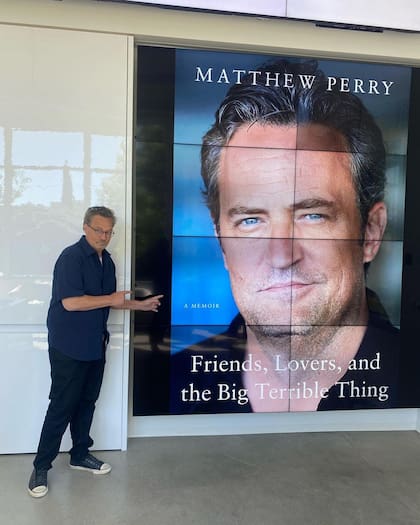 Matthew Perry publicó su libro biográfico el 1 de noviembre de 2022