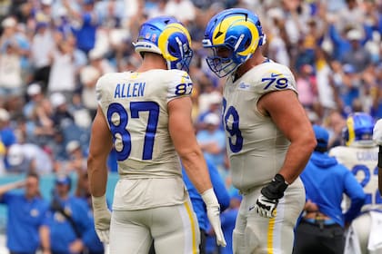 Matthew Stafford lanza dos TDs y Rams arruinan el debut en casa de los Titans y Cam Ward