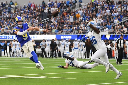 Matthew Stafford lidera a los Rams a una victoria 41-34 sobre los Lions y asegura pase a playoffs