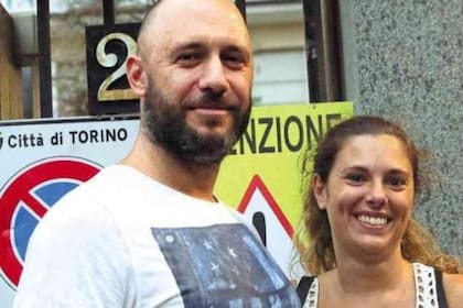 Mattia Aguzzi y su novia Gloria, los responsables del rescate a la nena que cayó desde un quinto piso